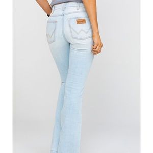 Wrangler exaggerated boot cut jeans light wash